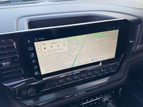 Used 2025 Chevrolet Silverado 2500 ZR2 w/ Technology Package image 26