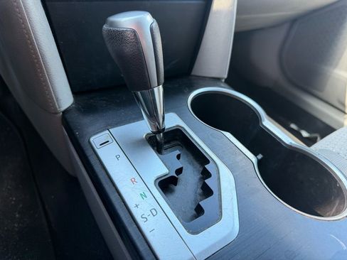 Used 2012 Toyota Camry LE image 12