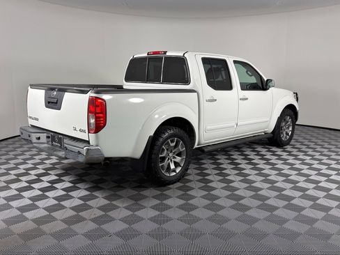 Used 2019 Nissan Frontier SL image 9