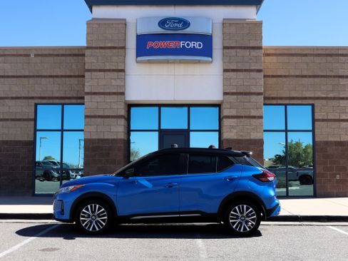 Used 2021 Nissan Kicks SR w/ SR Premium Package image 9