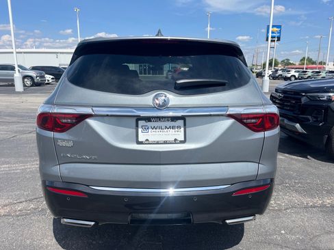 Used 2023 Buick Enclave Essence FWD image 5