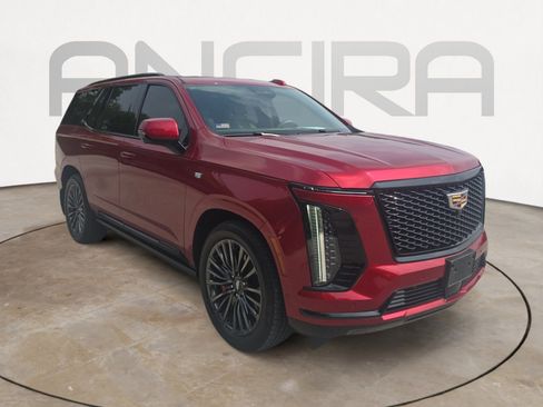 Used 2025 Cadillac Escalade Sport Platinum w/ LPO, Floor Liner Package AWD/4WD image 4