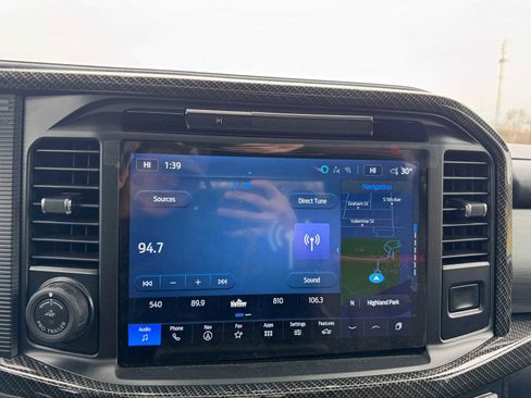 Used 2025 Ford F150 Lariat w/ Equipment Group 502A High image 17