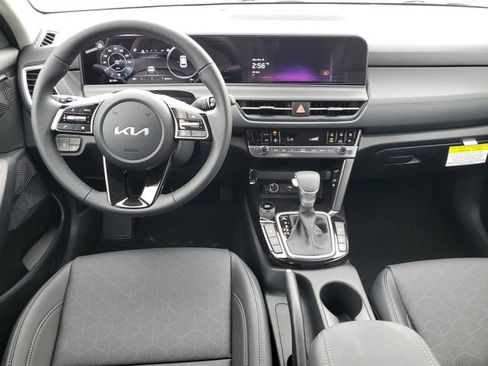 New 2026 Kia Seltos EX FWD image 6