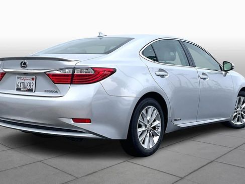 Used 2013 Lexus ES 300h image 12