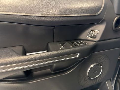 Used 2022 Ford Expedition Max XLT image 32