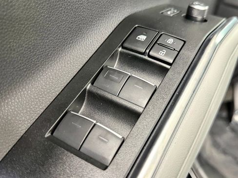 Used 2026 Toyota Highlander Limited image 18