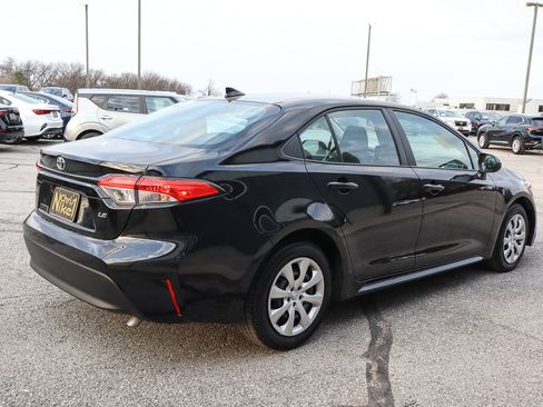 Used 2025 Toyota Corolla LE image 4