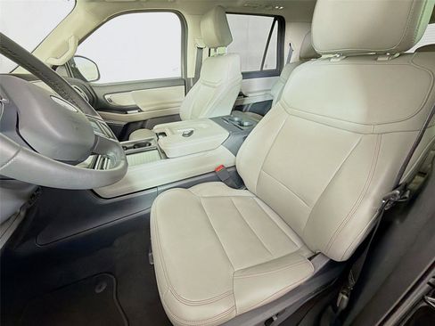 Used 2025 Ford Expedition Max Active AWD/4WD image 11