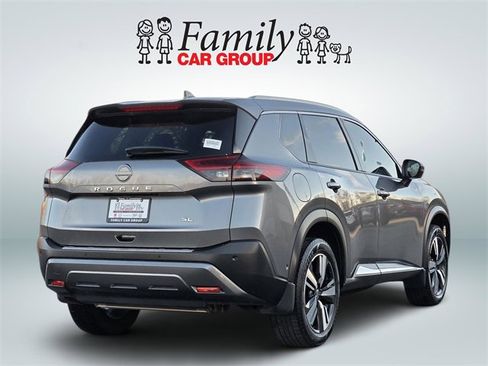 Used 2023 Nissan Rogue SL w/ SL Premium Package image 4