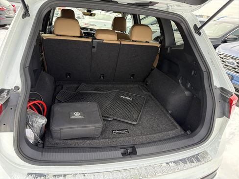 Used 2022 Volkswagen Tiguan SE image 24