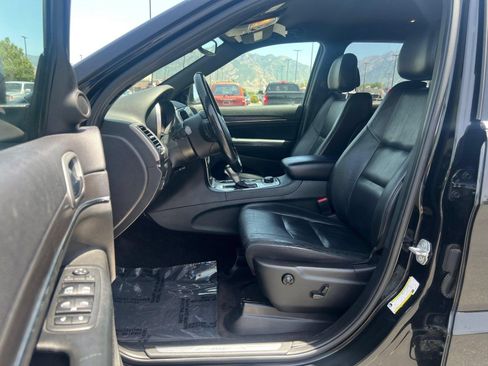 Used 2018 Jeep Grand Cherokee Limited AWD/4WD image 12