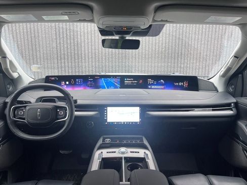 Used 2025 Lincoln Navigator L Reserve AWD/4WD image 35