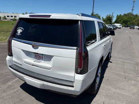 Used 2018 Cadillac Escalade Premium Luxury AWD/4WD image 3