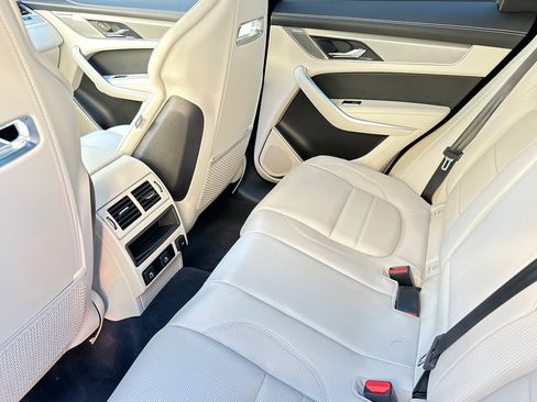 Used 2025 Jaguar F-PACE R-Dynamic S image 12