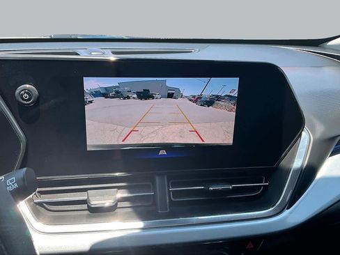 Used 2025 Chevrolet Trax LT FWD image 26