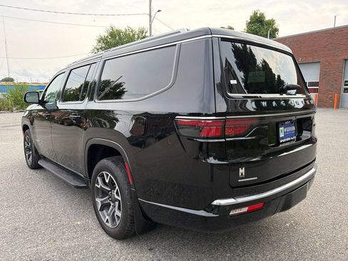 Used 2023 Jeep Wagoneer L Series III w/ Flexible Seating Group AWD/4WD image 4