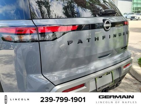 Used 2024 Nissan Pathfinder Platinum AWD/4WD image 16