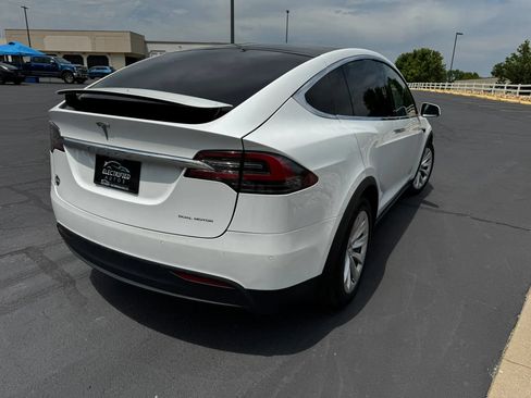 Used 2020 Tesla Model X Long Range AWD/4WD image 6