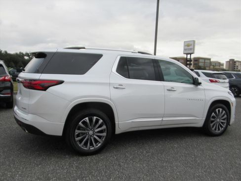 Used 2023 Chevrolet Traverse Premier image 6