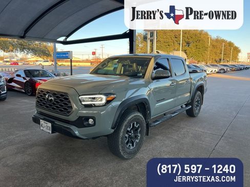 Used 2022 Toyota Tacoma TRD Off-Road image 1