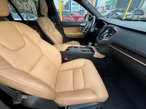 Used 2016 Volvo XC90 T6 Momentum w/ Momentum Plus Package image 9