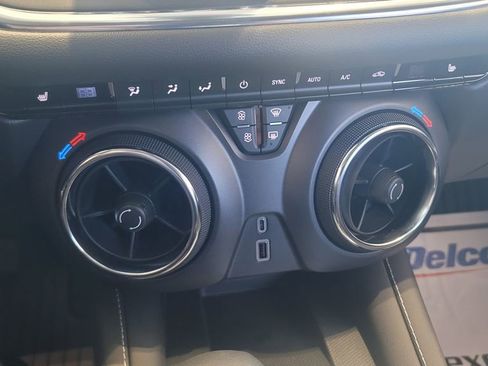 New 2025 Chevrolet Blazer LT w/ Convenience Package image 21