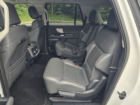 Used 2025 Ford Expedition Max Active AWD/4WD image 12