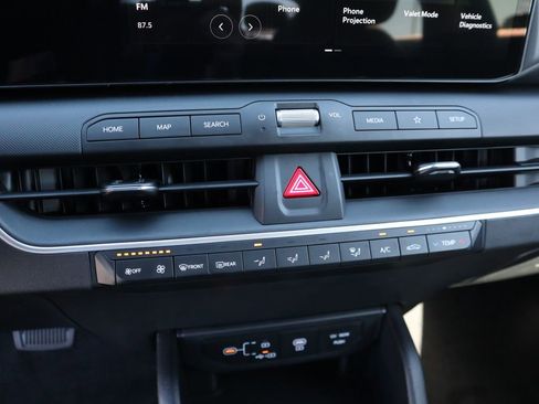 New 2025 Kia K4 LXS image 38