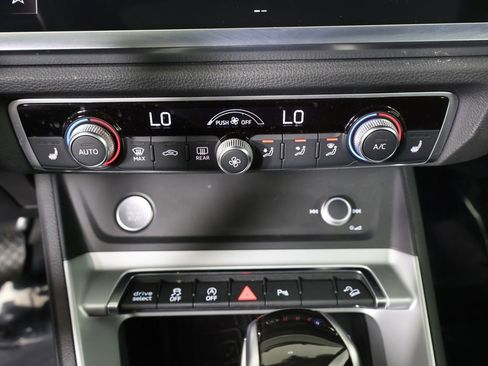 Used 2020 Audi Q3 2.0T Premium Plus image 6