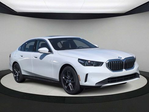 New 2026 BMW 530i xDrive image 2