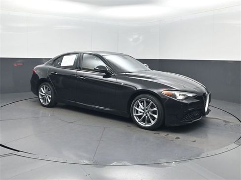 Used 2022 Alfa Romeo Giulia Ti image 35