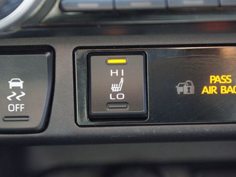 Used 2025 Toyota RAV4 XLE Premium w/ Weather Package image 8