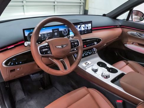 Certified 2026 Genesis GV70 2.5T Advanced AWD/4WD image 2
