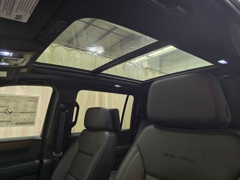 New 2026 GMC Yukon XL Denali w/ Denali Reserve Package image 16