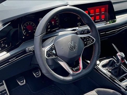 Used 2024 Volkswagen GTI SE w/ MDO Package FWD image 17
