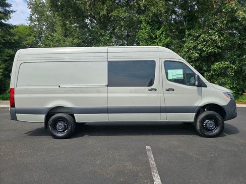 New 2026 Mercedes-Benz Sprinter 2500 image 7