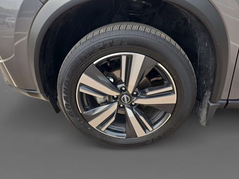 Certified 2025 Nissan Rogue SL AWD/4WD image 9