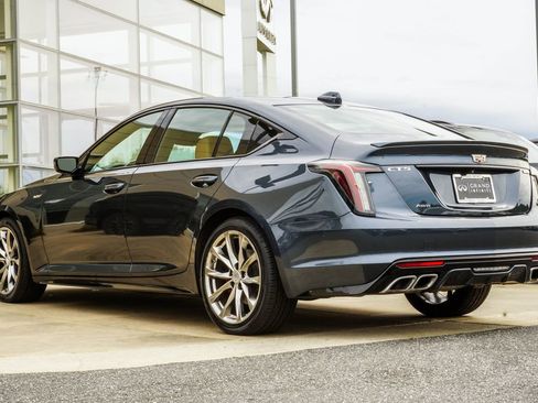 Used 2022 Cadillac CT5 V w/ Platinum Package AWD/4WD image 10