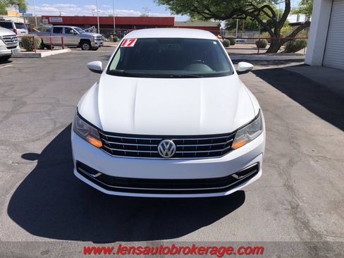 Used 2017 Volkswagen Passat 1.8T S image 3