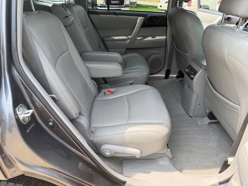 Used 2010 Toyota Highlander 2WD w/ Extra Value Pkg 2 image 16