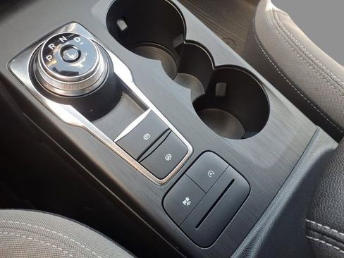 Used 2020 Ford Escape SE image 24