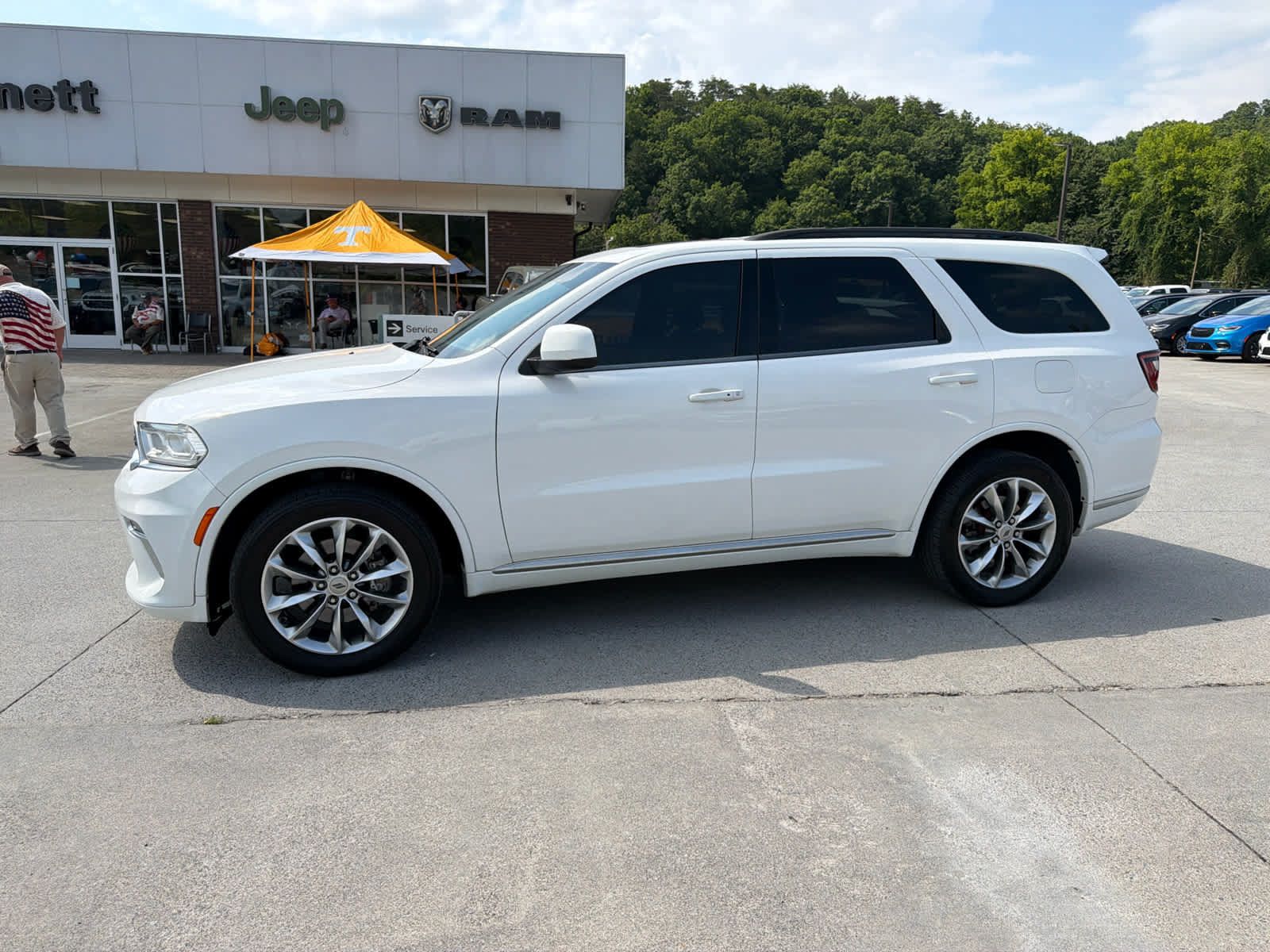 Used 2022 Dodge Durango SXT w/ Anodized Platinum Package AWD/4WD image 5