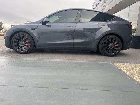 Used 2022 Tesla Model Y Performance image 8