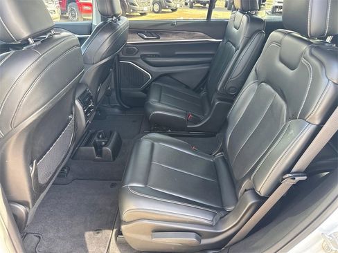 Used 2021 Jeep Grand Cherokee L Limited w/ Luxury Tech Group II image 10