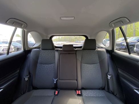 Used 2025 Toyota RAV4 XLE AWD/4WD image 42