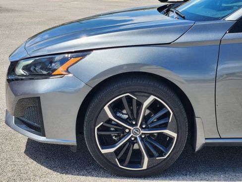 Used 2023 Nissan Altima 2.5 SR image 5