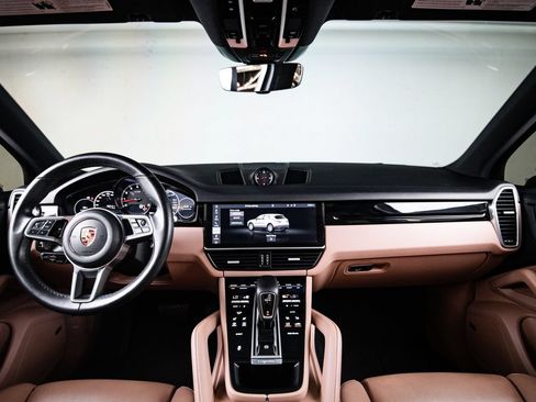 Used 2019 Porsche Cayenne AWD/4WD image 25