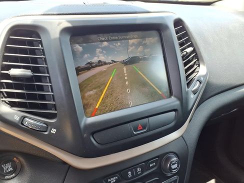 Used 2015 Jeep Cherokee Limited w/ Luxury Group AWD/4WD image 21