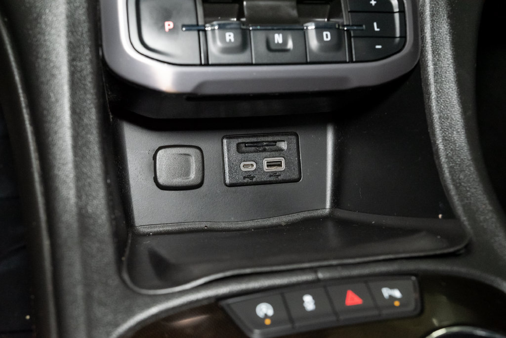Used 2020 GMC Acadia AT4 w/ Driver Alert Package II AWD/4WD image 21